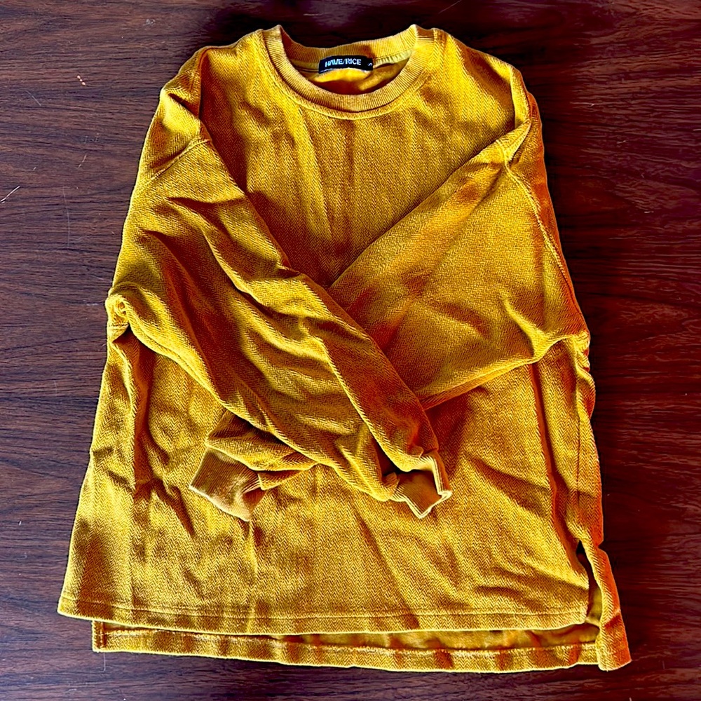 Cozy Oversized Golden Crewneck for ANYONE!